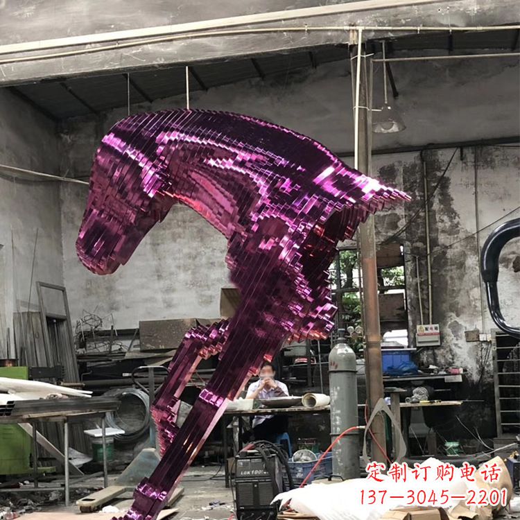 上海精心打造的不锈钢马头雕塑