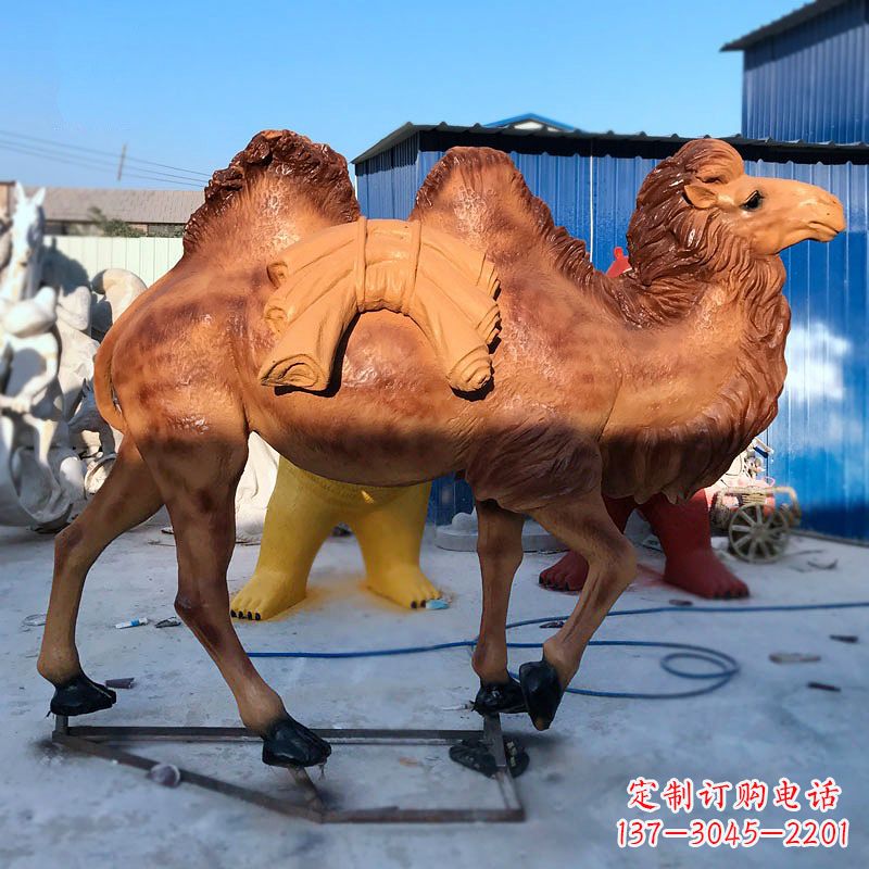 上海雕刻精美的骆驼玻璃钢仿真雕塑