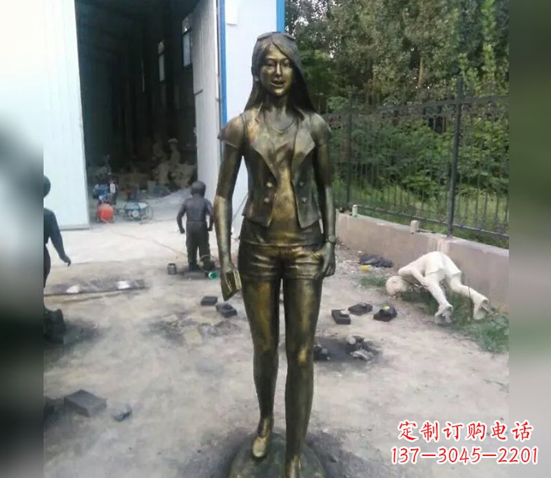 上海深入人心的美女铜雕