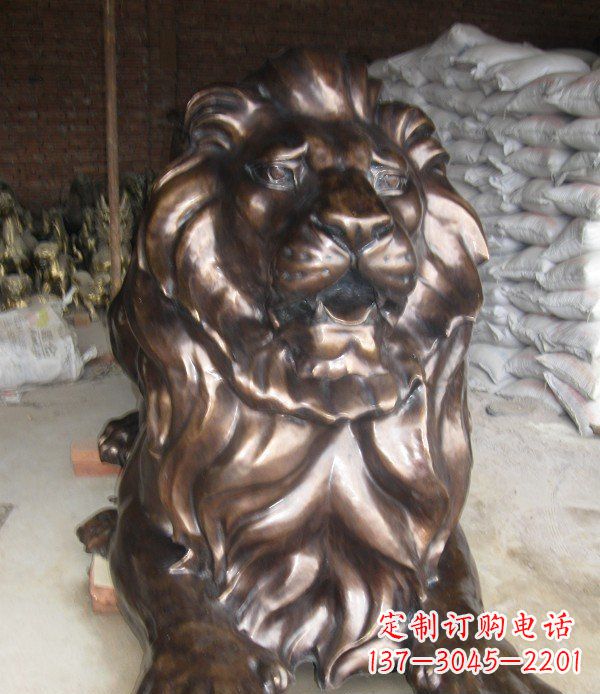上海静静躺在你身边,西洋狮子铜雕塑给你精致的拥抱