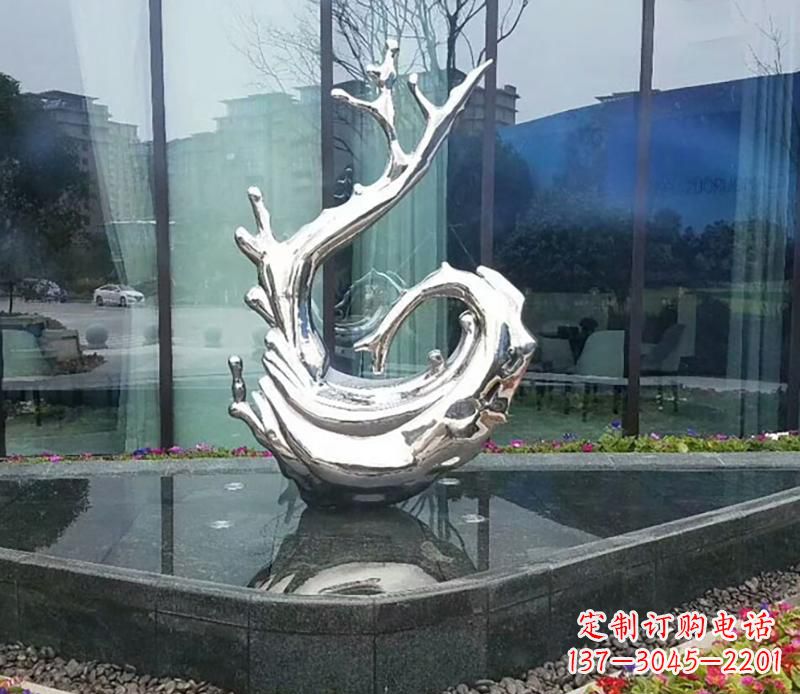上海炫耀雕塑——不锈钢火苗抽象雕塑