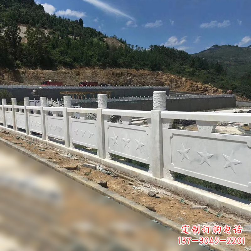 上海青石路桥栏板护栏雕塑：艺术精美，安全可靠