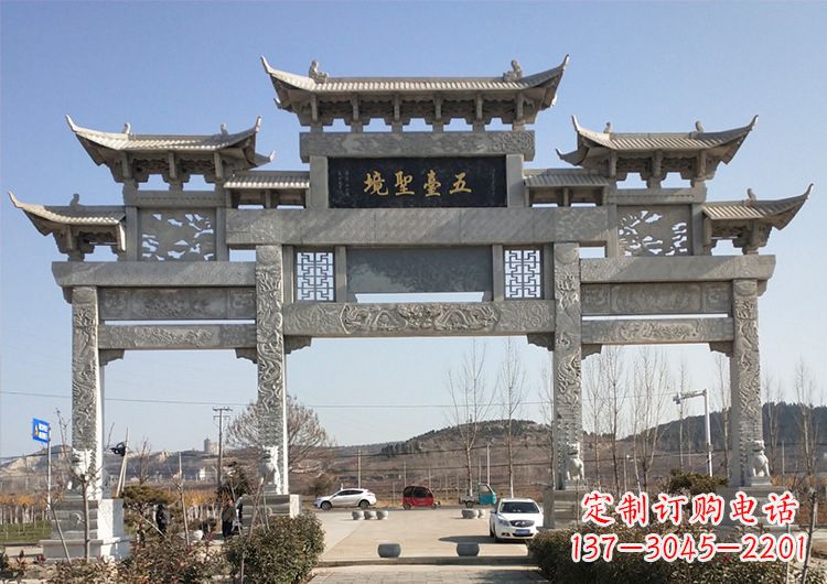 上海青石牌坊雕塑：精美瑰丽古朴简洁