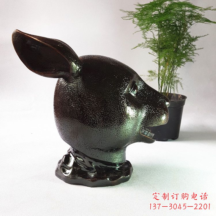 上海表彰传统的中国生肖兔铜铸雕塑