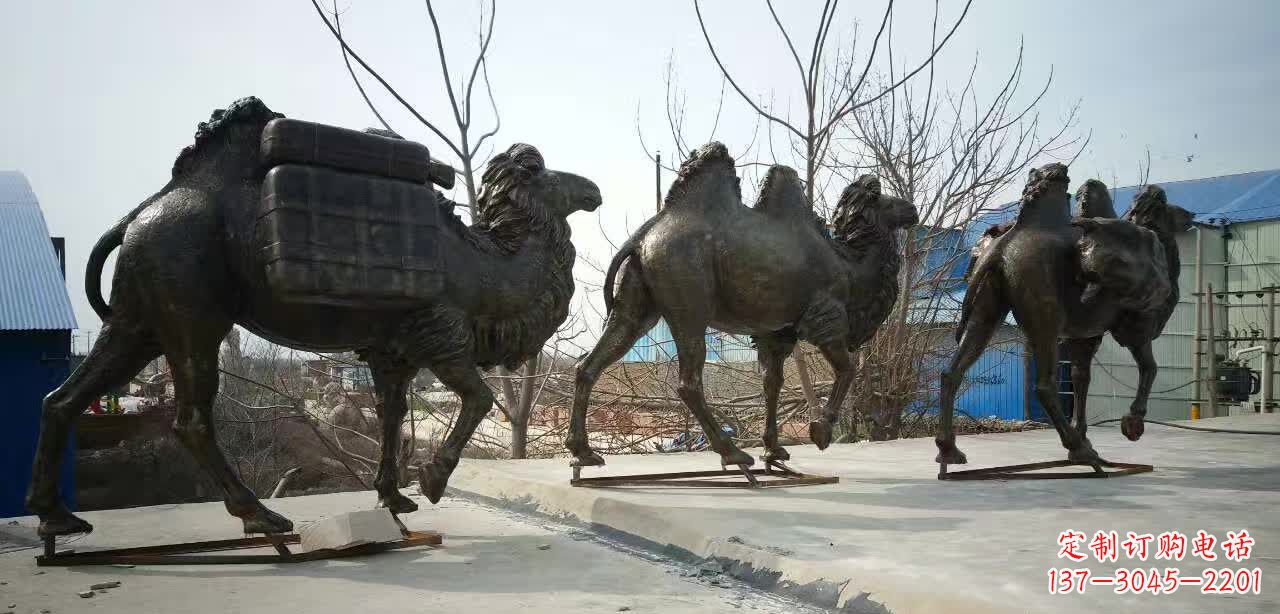上海丝绸之路铜骆驼雕塑
