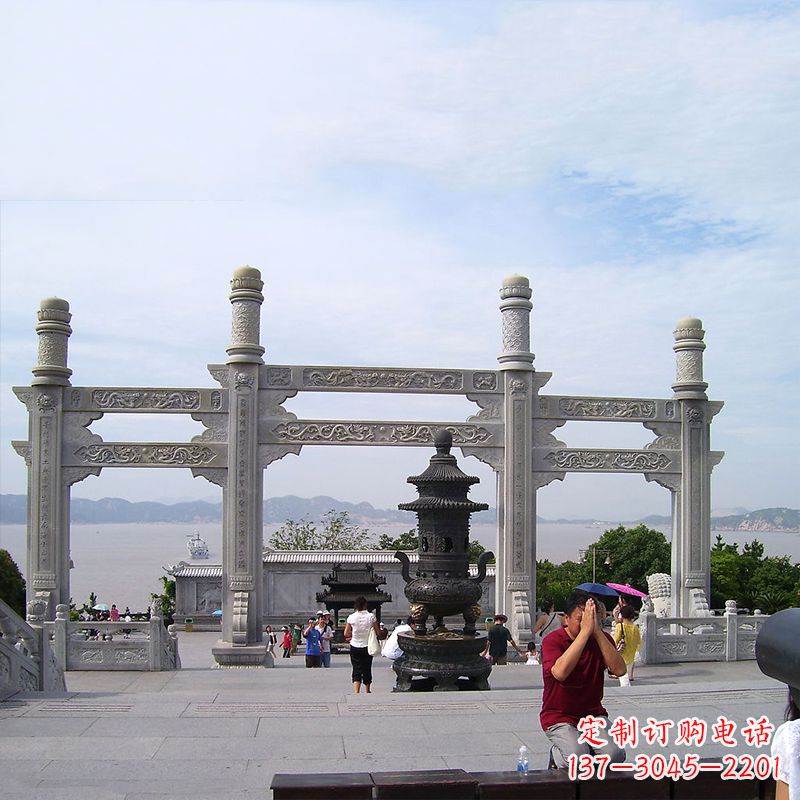 上海寺院冲天式石雕牌坊