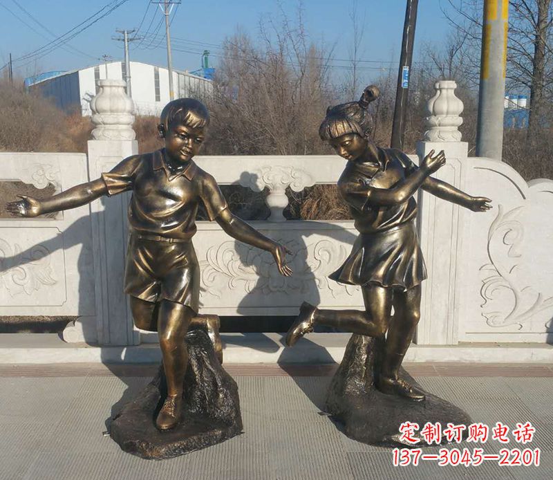 上海踢毽子的儿童铜雕