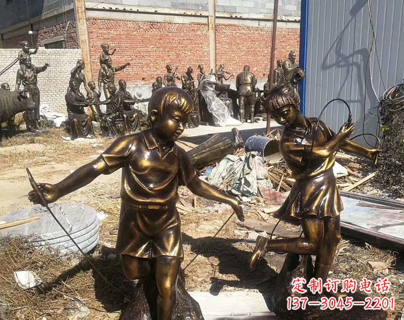 上海跳绳的儿童铜雕