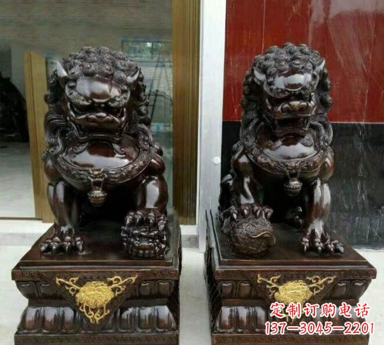 上海铜雕故宫狮子