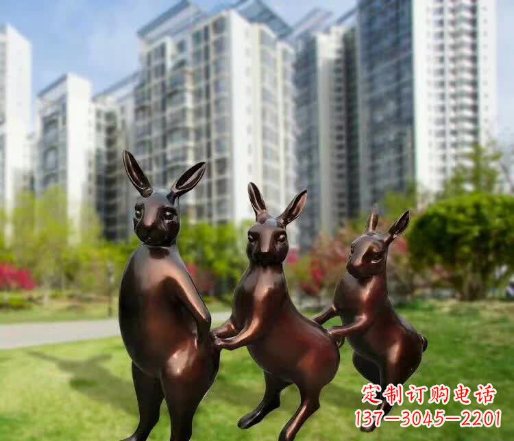 上海铜雕广场动物兔子