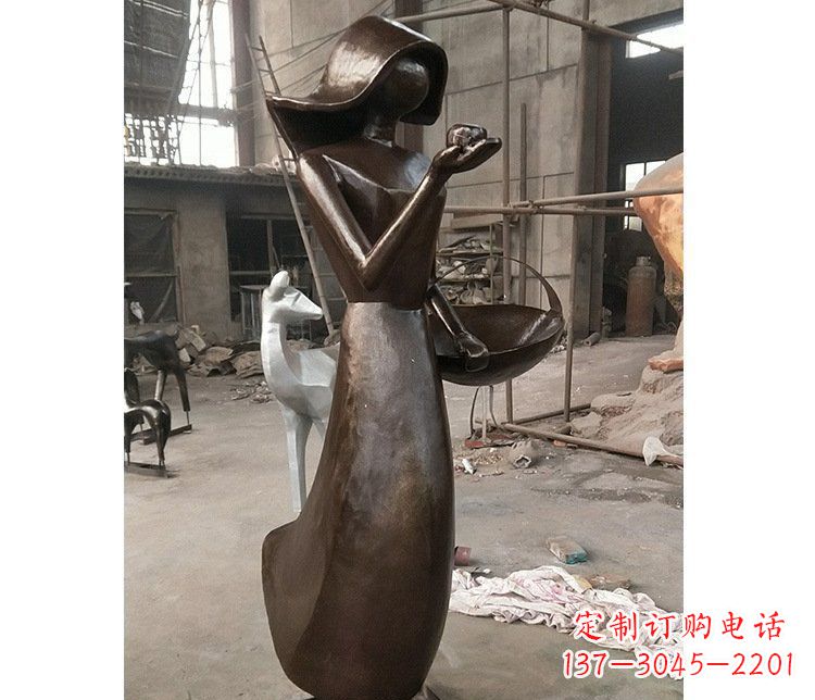 上海铜雕逛街女孩人物雕塑