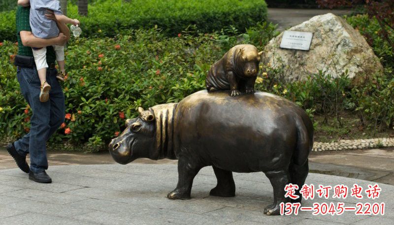 上海铜雕母子河马
