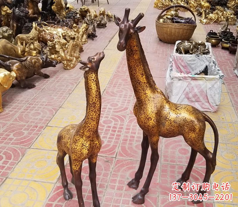 上海铜雕长颈鹿