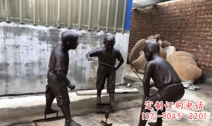 上海玩陀螺人物铜雕 (2)