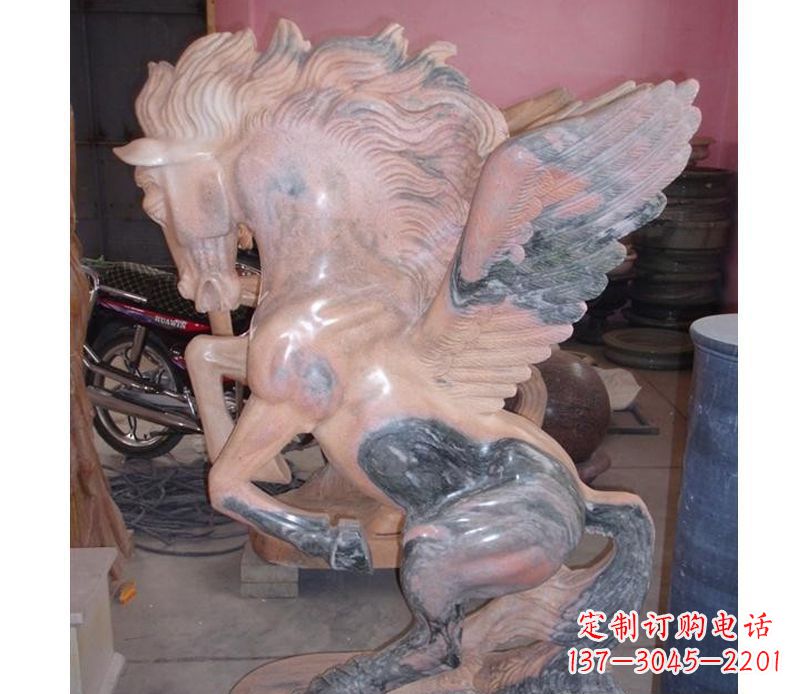 上海晚霞红奔马石雕