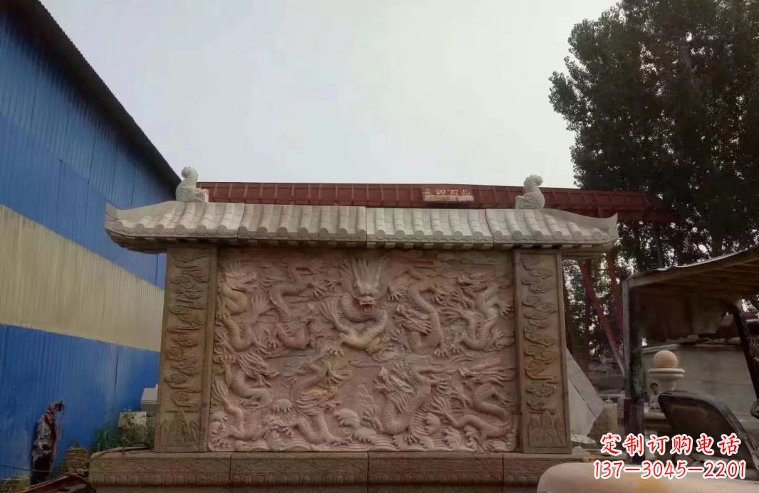 上海晚霞红公园别墅龙浮雕影壁