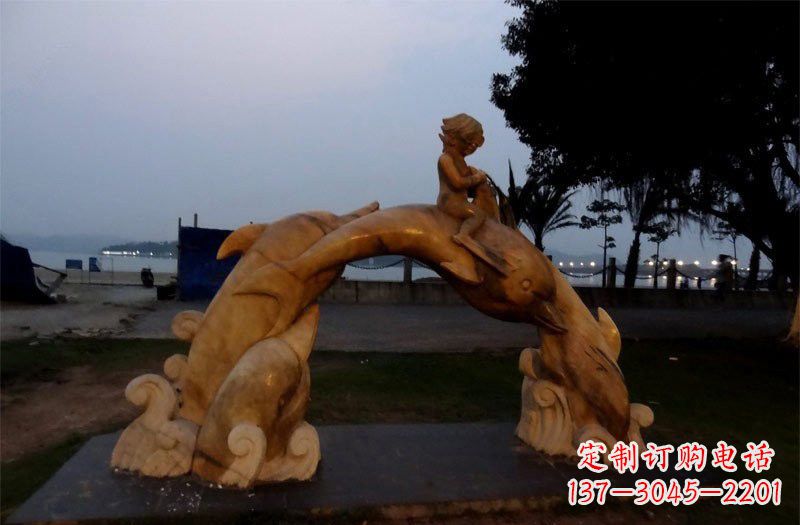 上海西方儿童骑海豚石雕
