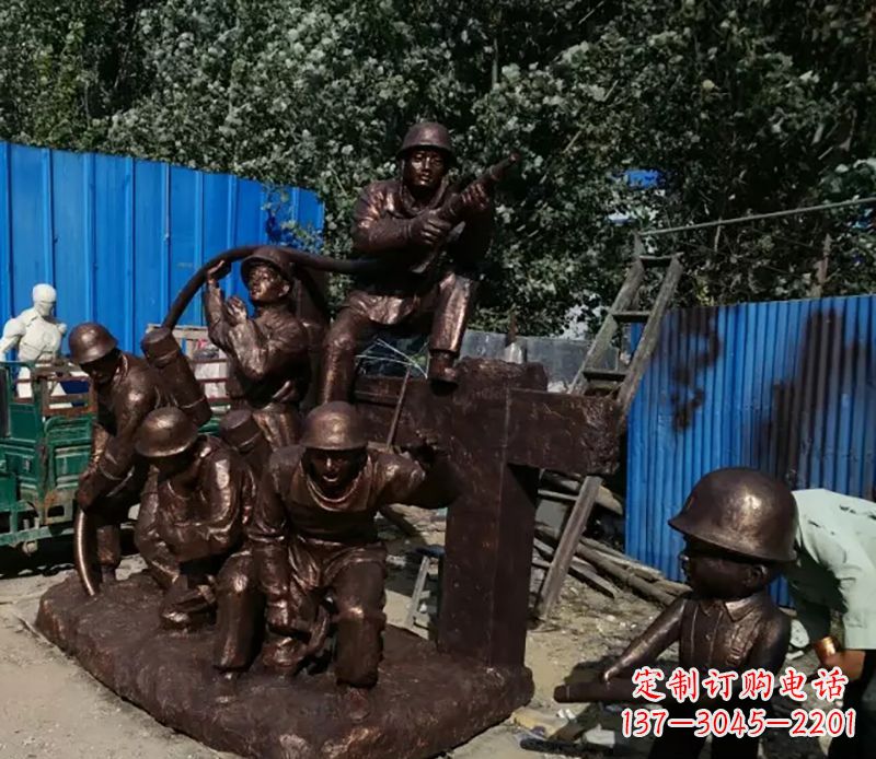 上海消防员灭火景观雕塑