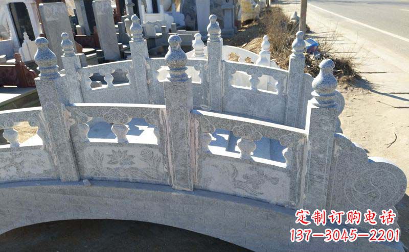 上海小区公园大理石拱桥