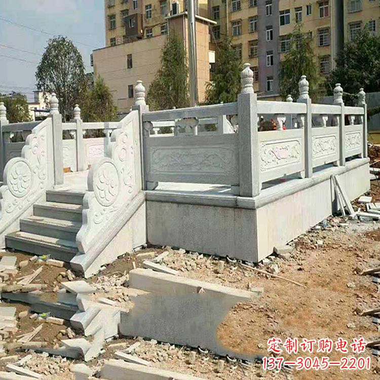 上海校园青石升旗台