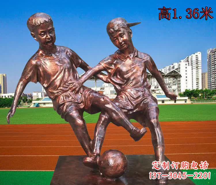上海学校铜雕踢足球儿童