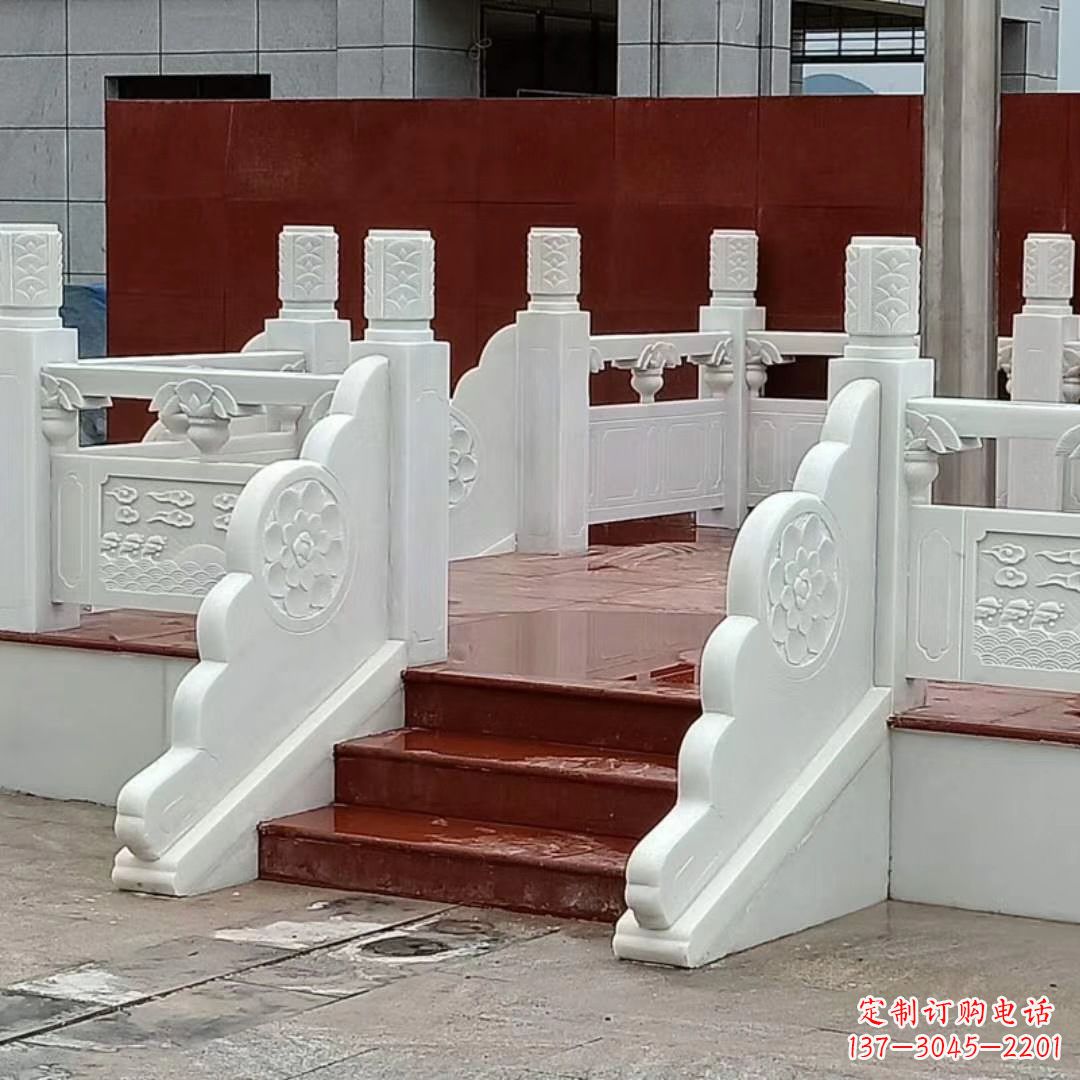 上海学校校园国旗台石雕