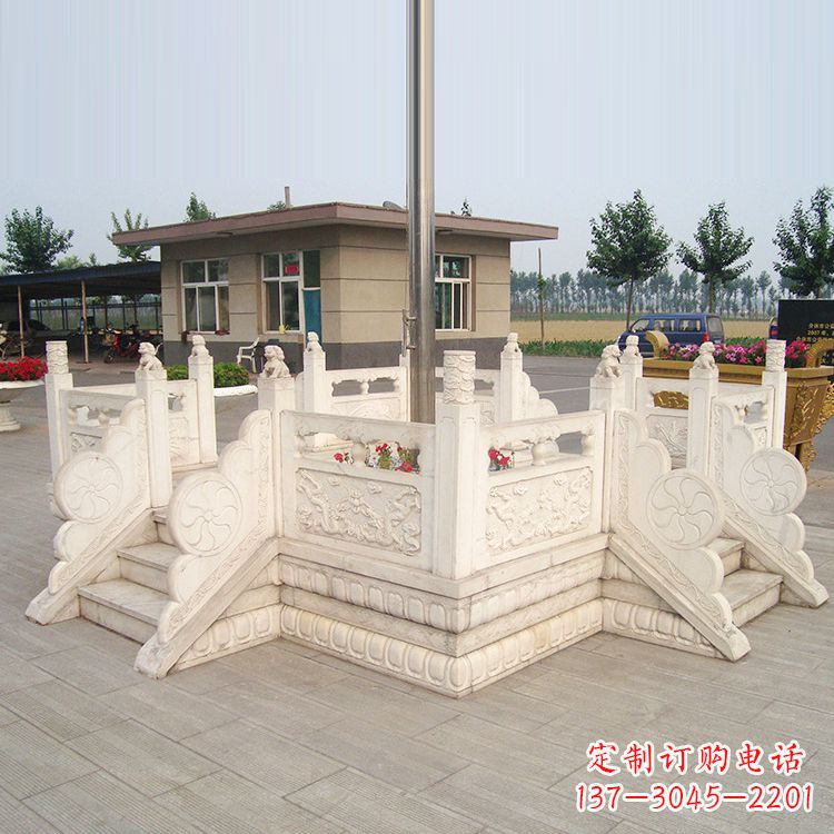 上海学校校园芝麻白广场升旗台