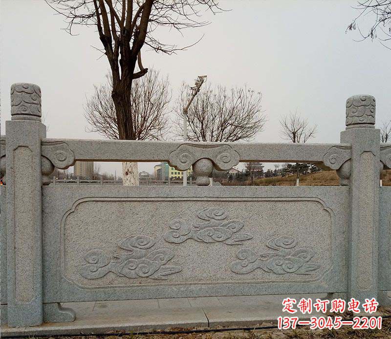 上海园林护城河石栏板景观石雕