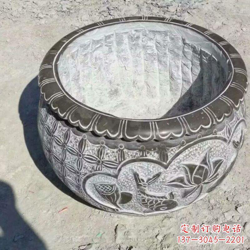 上海园林莲花鱼纹石雕水缸