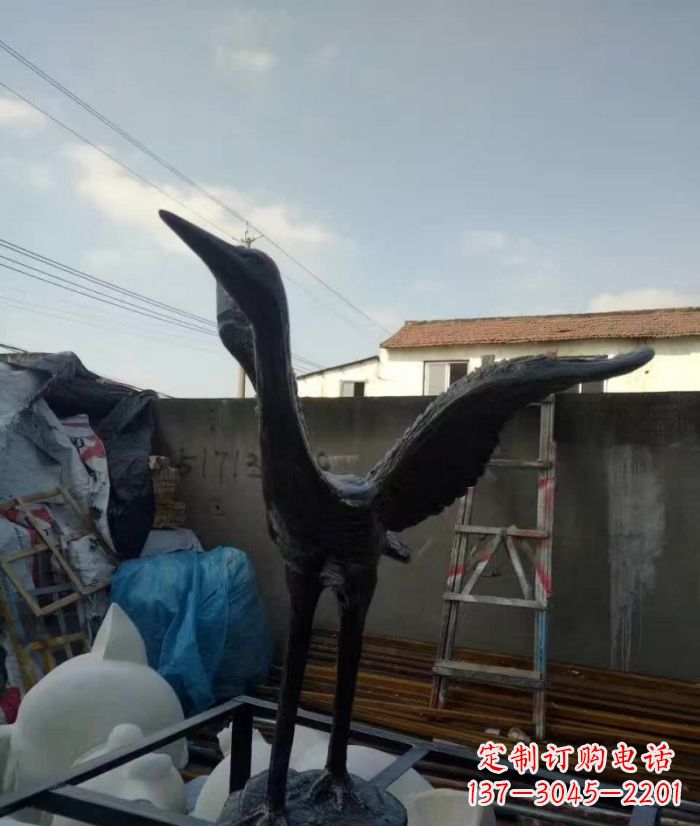 上海展翅仙鹤铜雕 (2)