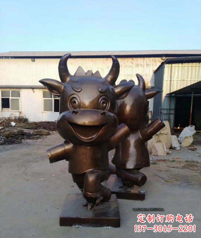 上海招财牛玻璃钢仿铜动物雕塑