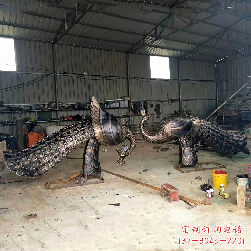 上海铸铜孔雀雕塑