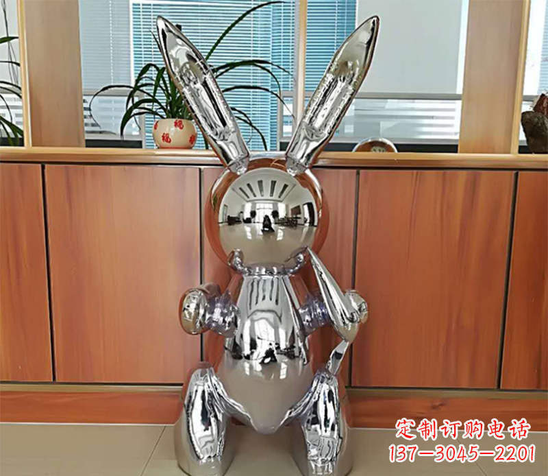 上海兔子雕塑摆件